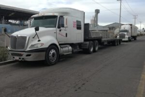 Semi lowboy o cama baja